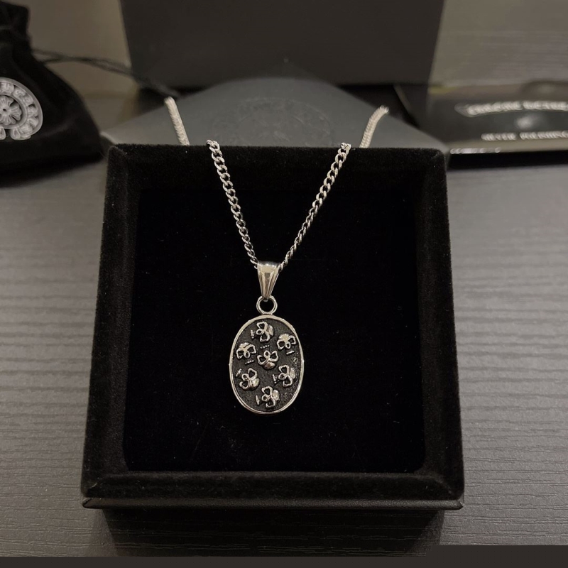 Ch**me He**ts necklaces